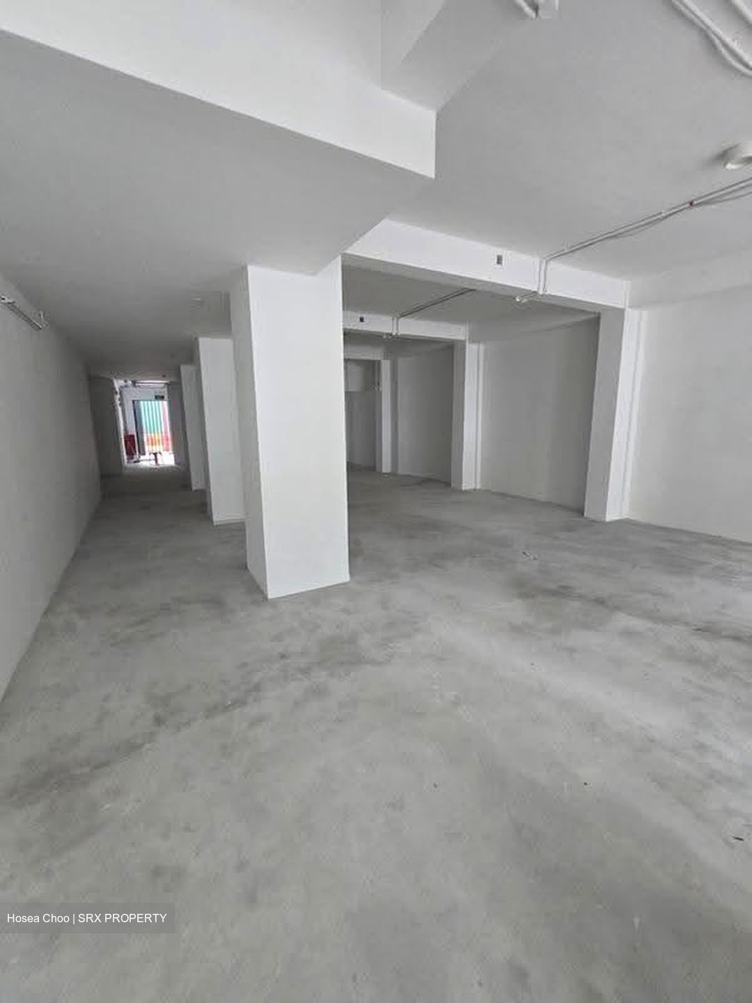 North Canal Road (D1), Retail #624668781